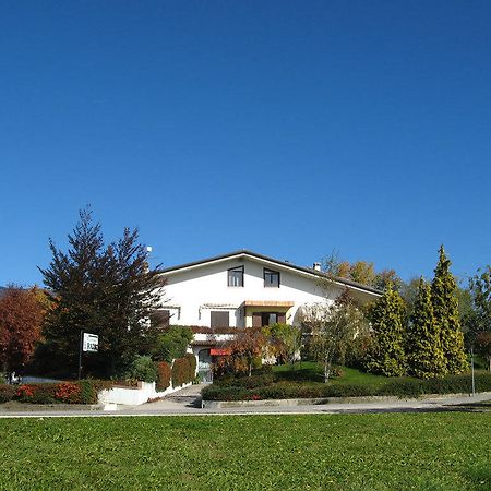 Hotel Ristorante La Rua Carre Екстериор снимка
