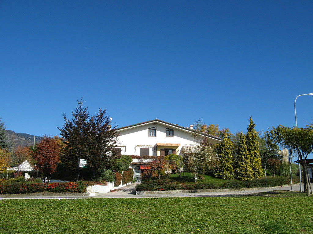 Hotel Ristorante La Rua Carre Екстериор снимка